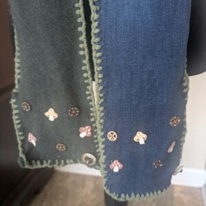 Mushroom Embroidered Scarf with Green Trim